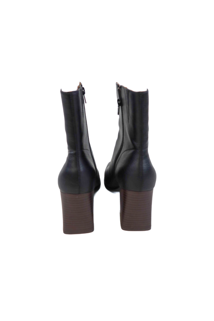 Oasis society black leather booties NWOT (10; retails for $100)