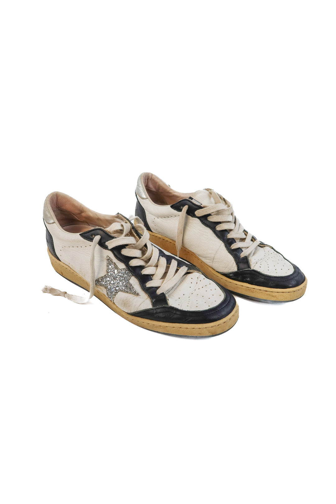 SOLD: Ballstar deluxe golden goose black/white sneaker (39/ US9; retail $411)