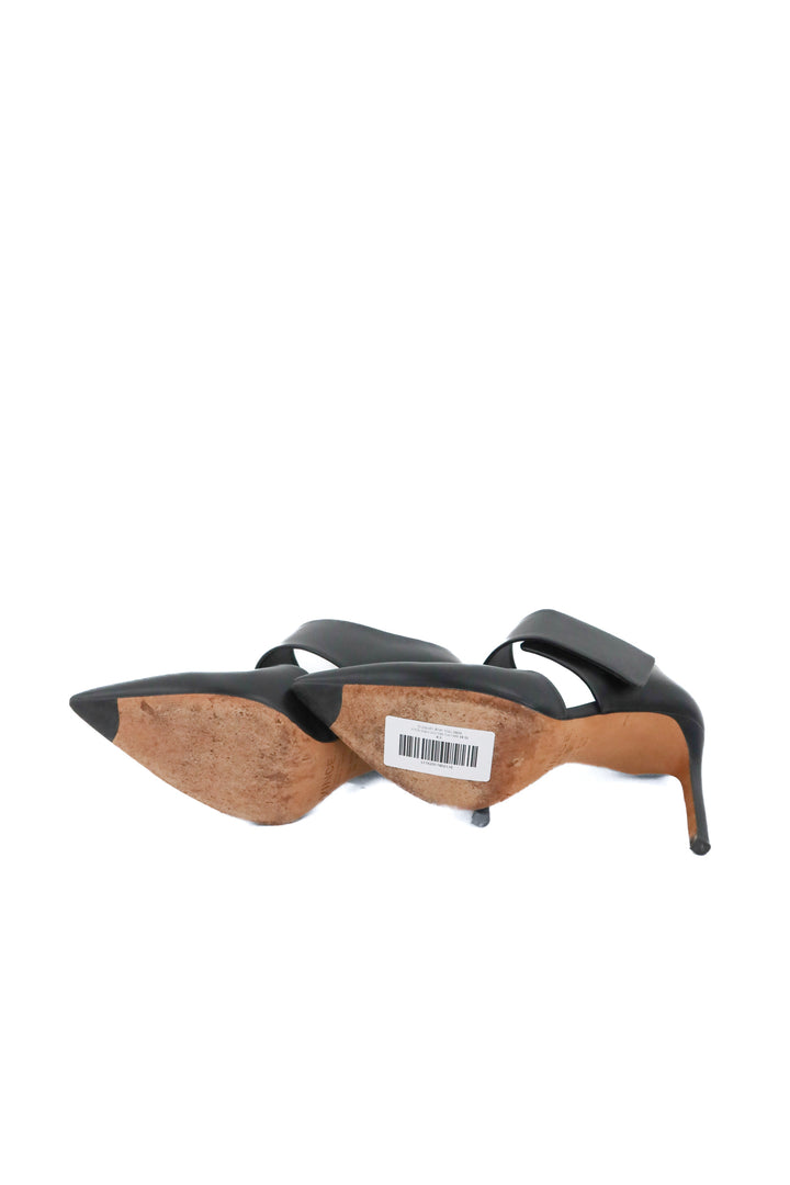vince black pointed toe heel (8.5; retail $350)