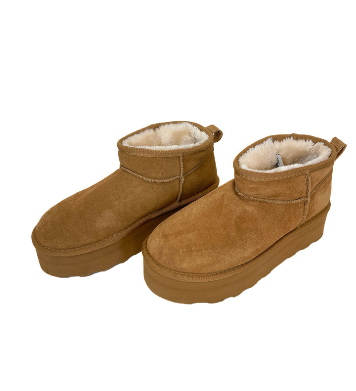 Cushionaire Tan Platform Boots NWOT (7.5)