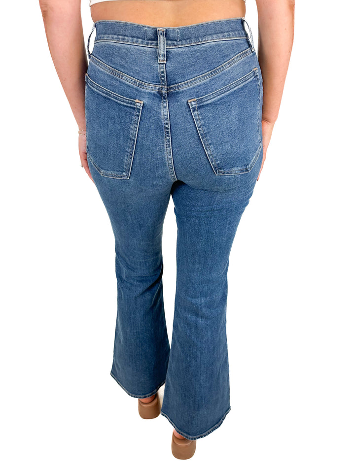 Abercrombie Ultra High Rise Flare Jeans NWT (30)