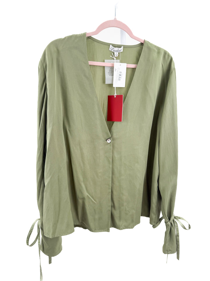 L'academie blouse NWT (S)