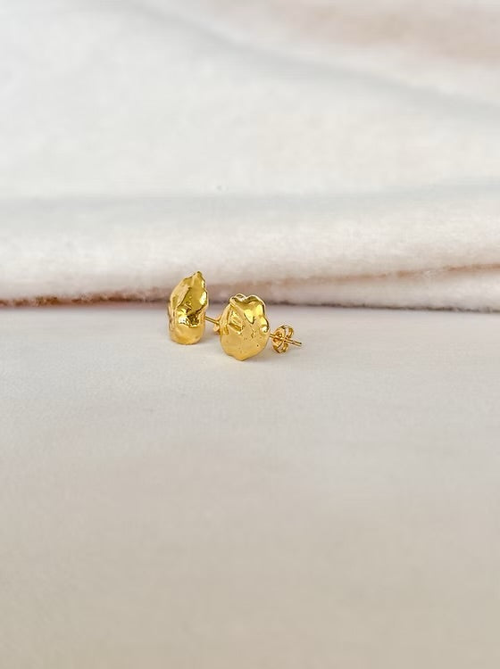 Easton Elle hammered gold studs