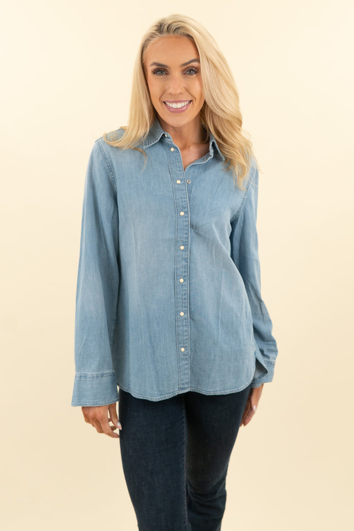 banana republic denim medium wash jacket (s; retail $98)