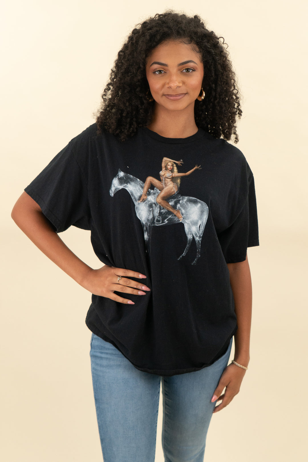 beyonce tour merch black beyonce horse graphic tee (xl; retail $50)