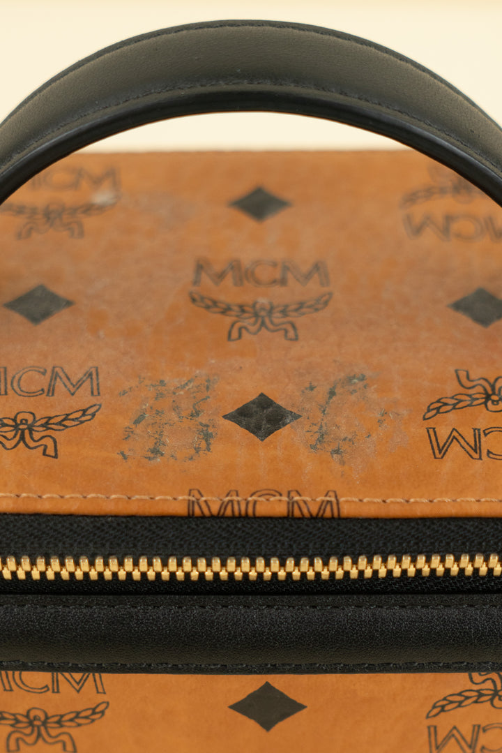 MCM mini aren vanity case (os; retail $680)