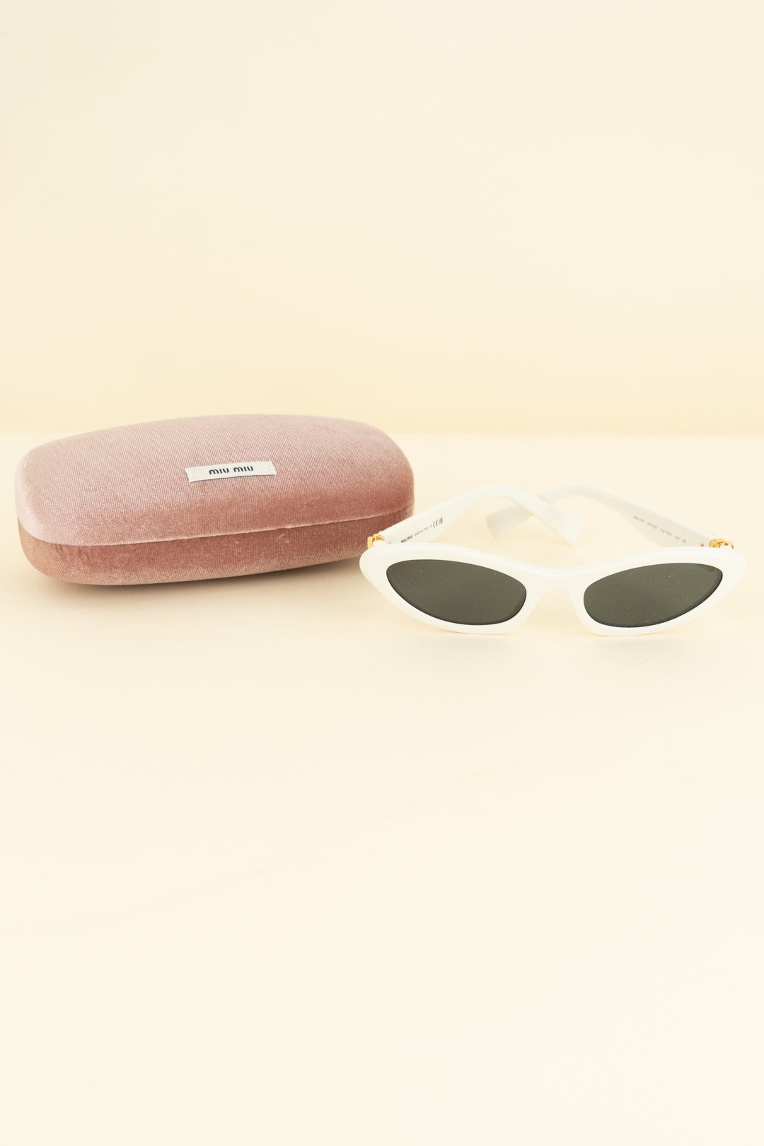 miu miu white sunglasses nwb (os; retail $530)