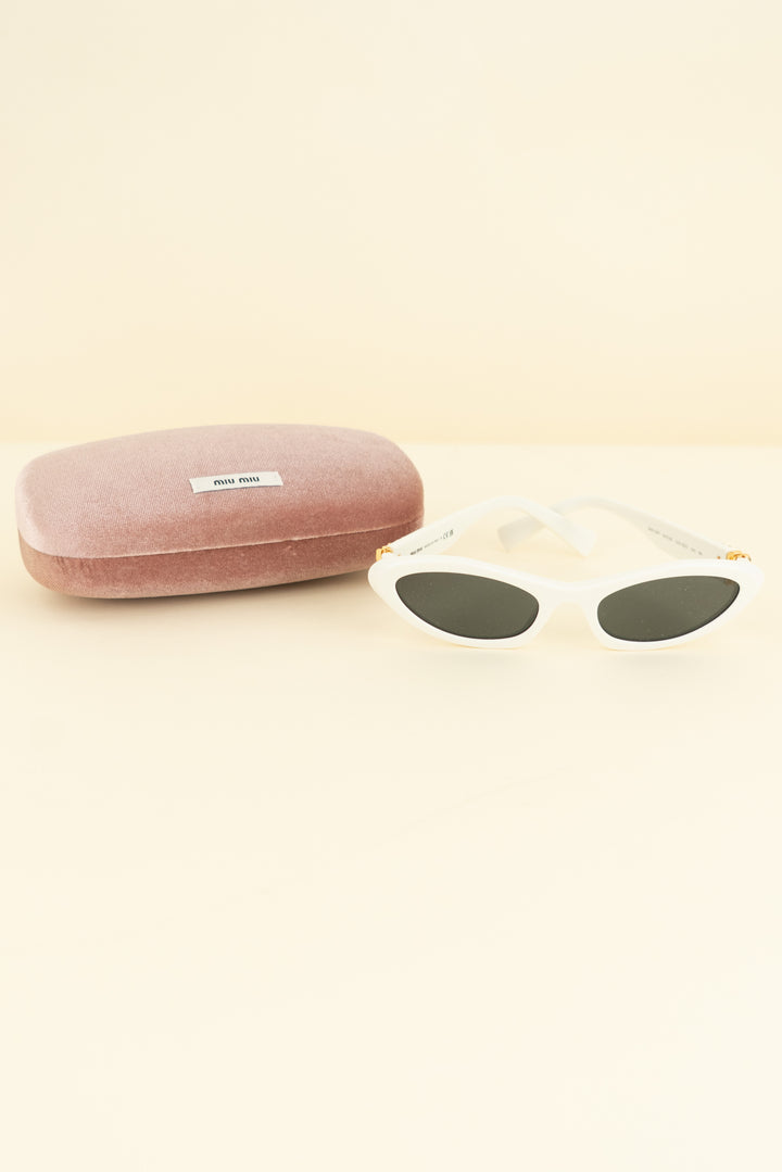 miu miu white sunglasses nwb (os; retail $530)