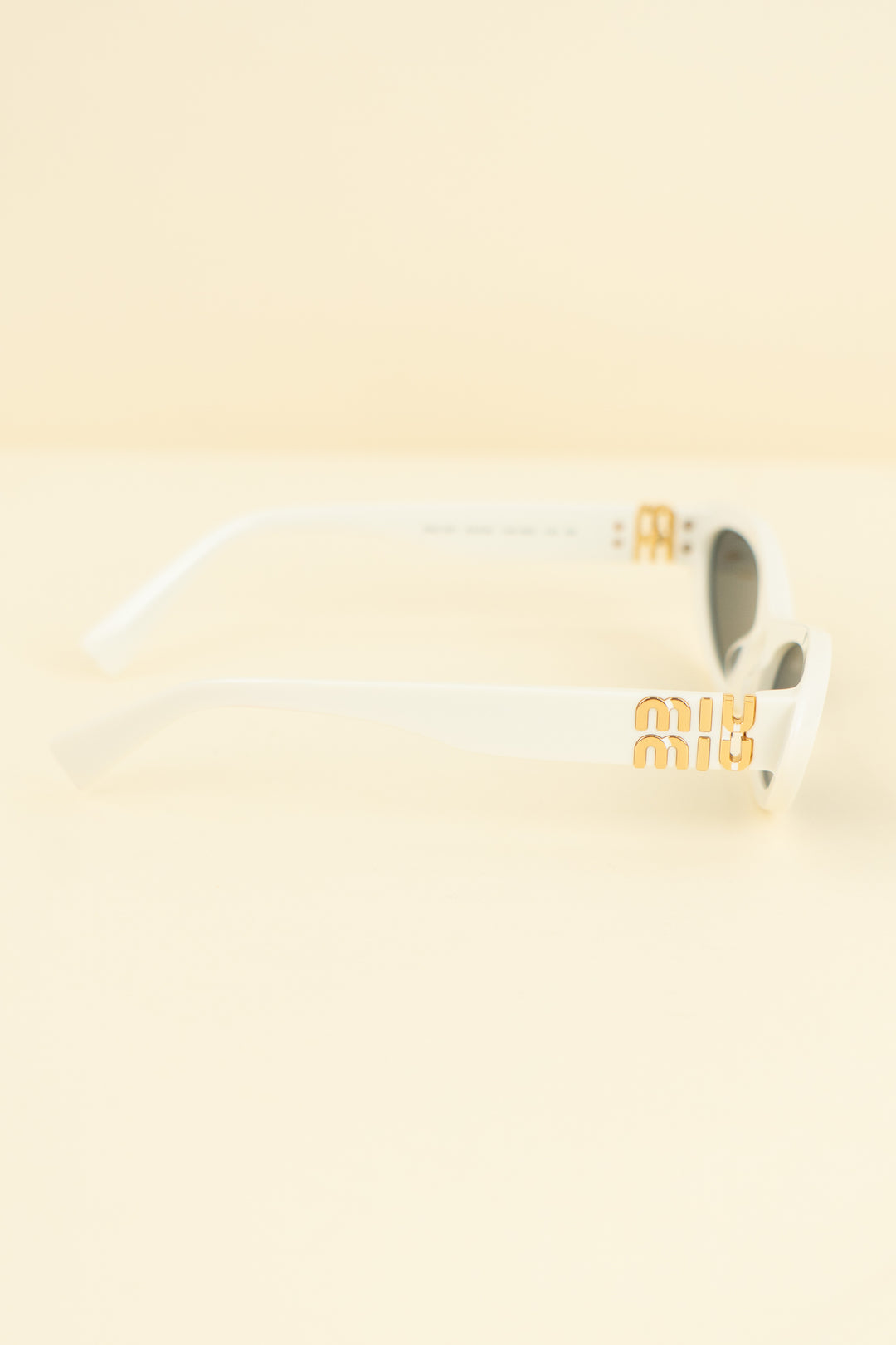 miu miu white sunglasses nwb (os; retail $530)