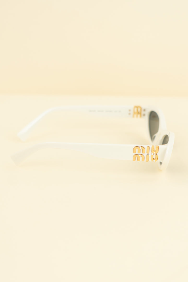 miu miu white sunglasses nwb (os; retail $530)