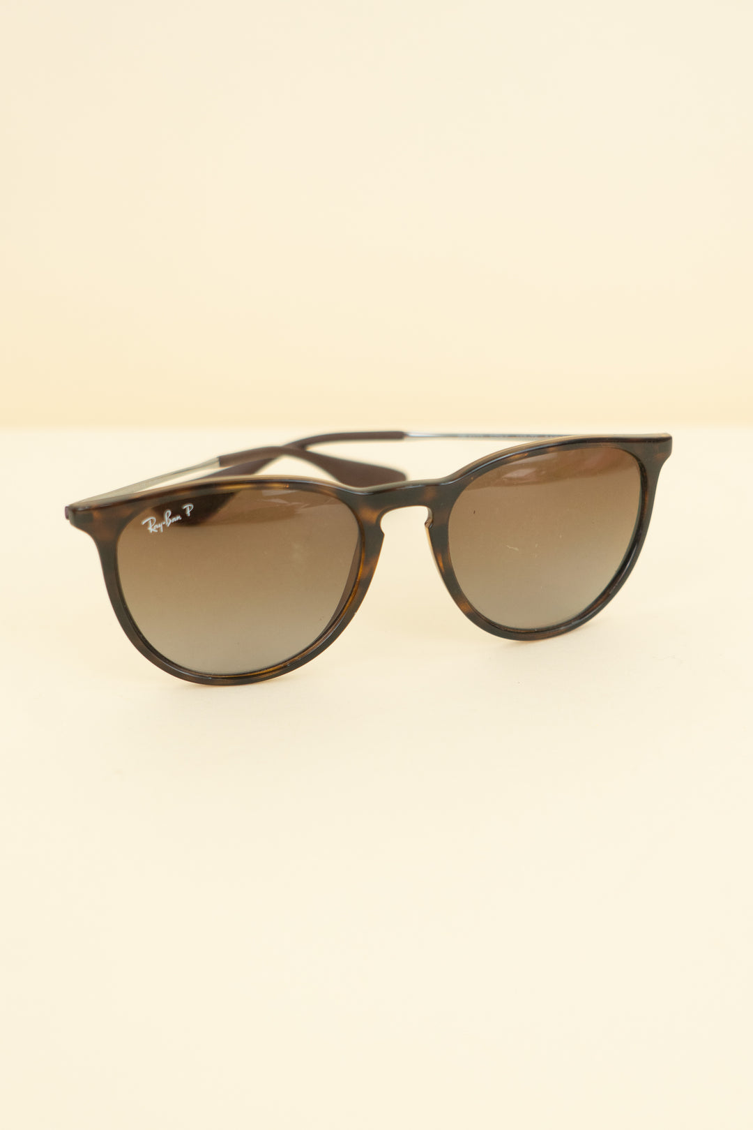 ray ban brown tortoise shell erika round sunglasses (os; retail $176)