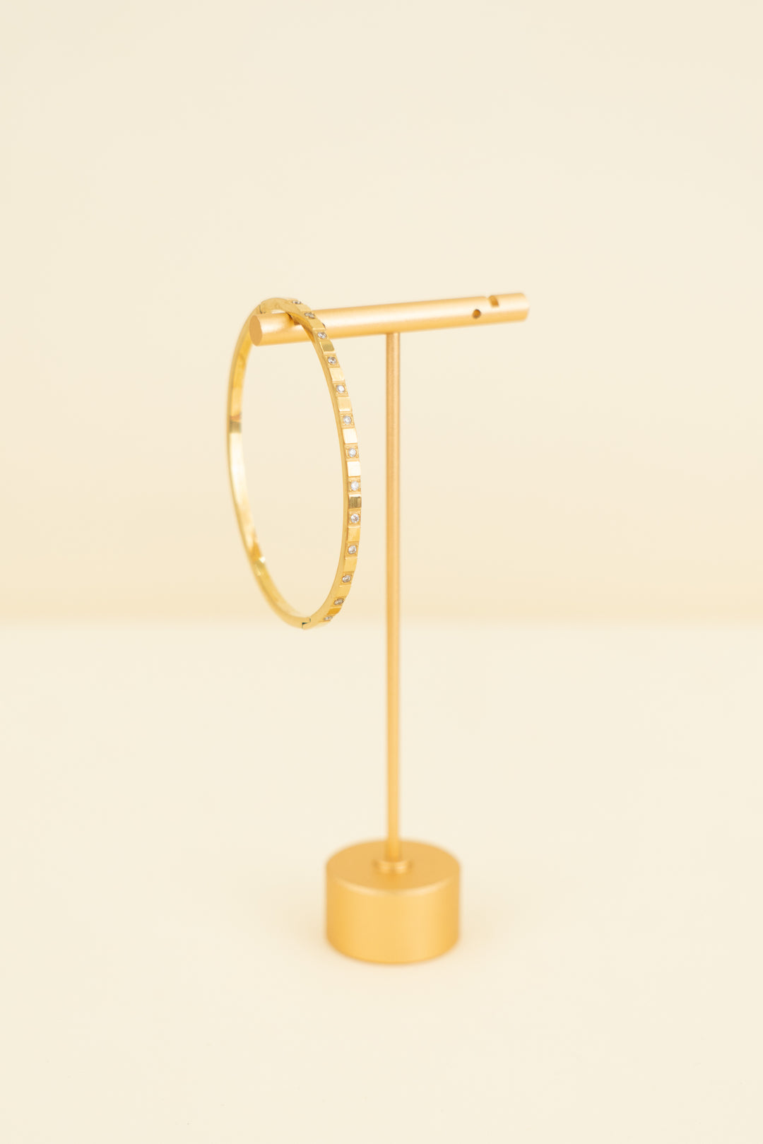 evry jewels gold skinny bangle with rhinestones (os; retail $25)