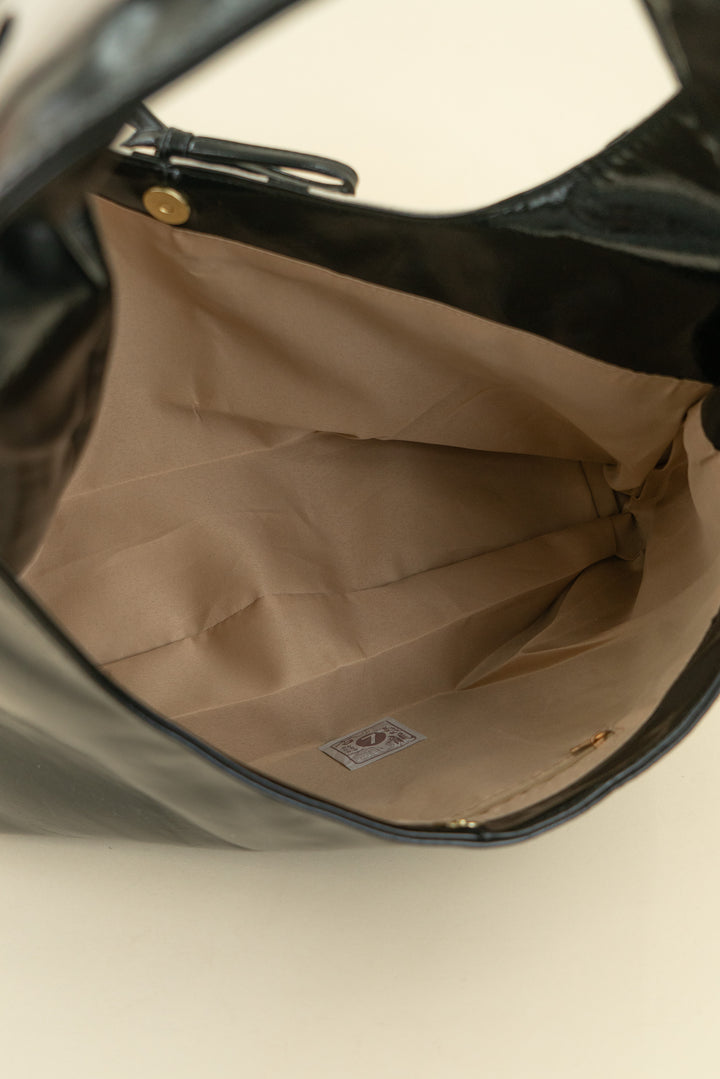 cream & black polka dot bag w/ bow (os; retail $30)