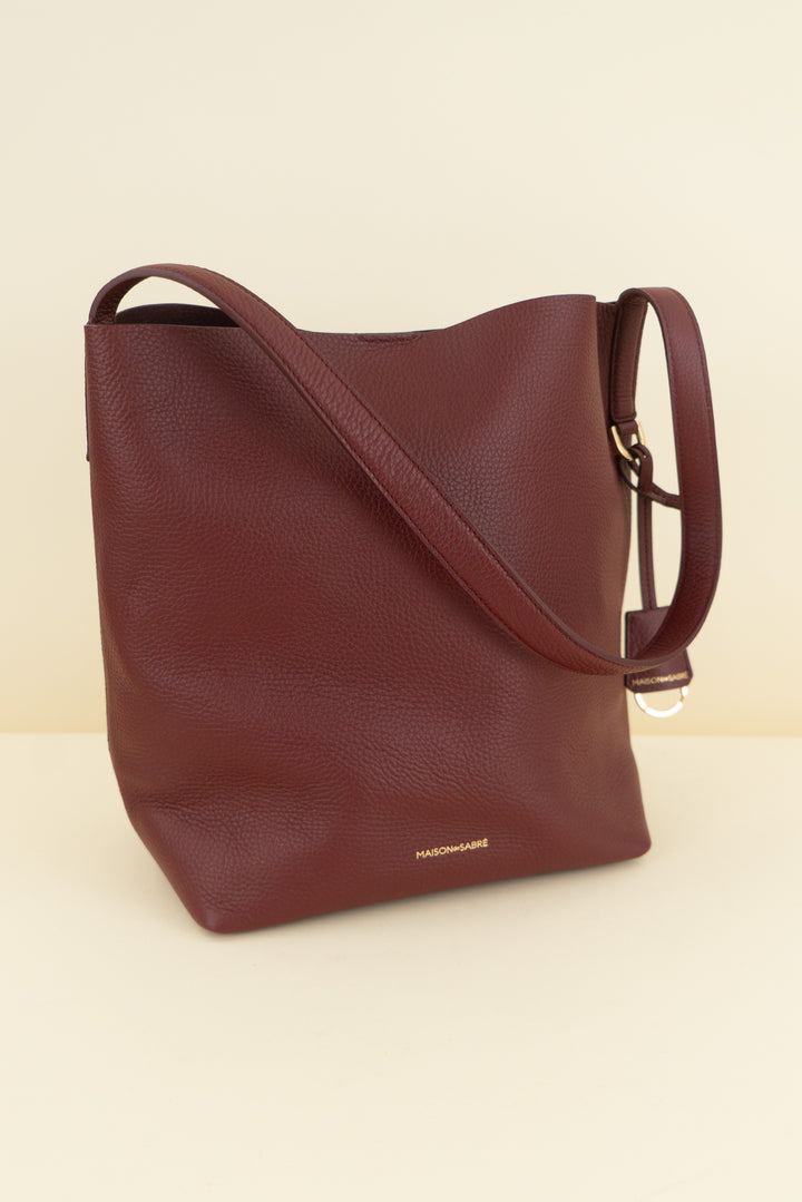 maison de sabre burgundy leather bucket bag (retail $528)