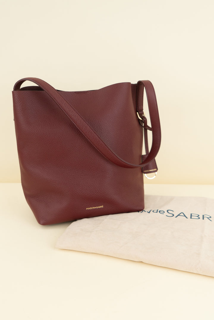 maison de sabre burgundy leather bucket bag (retail $528)