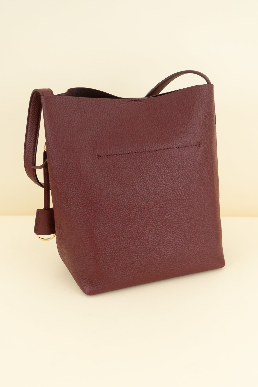 maison de sabre burgundy leather bucket bag (retail $528)
