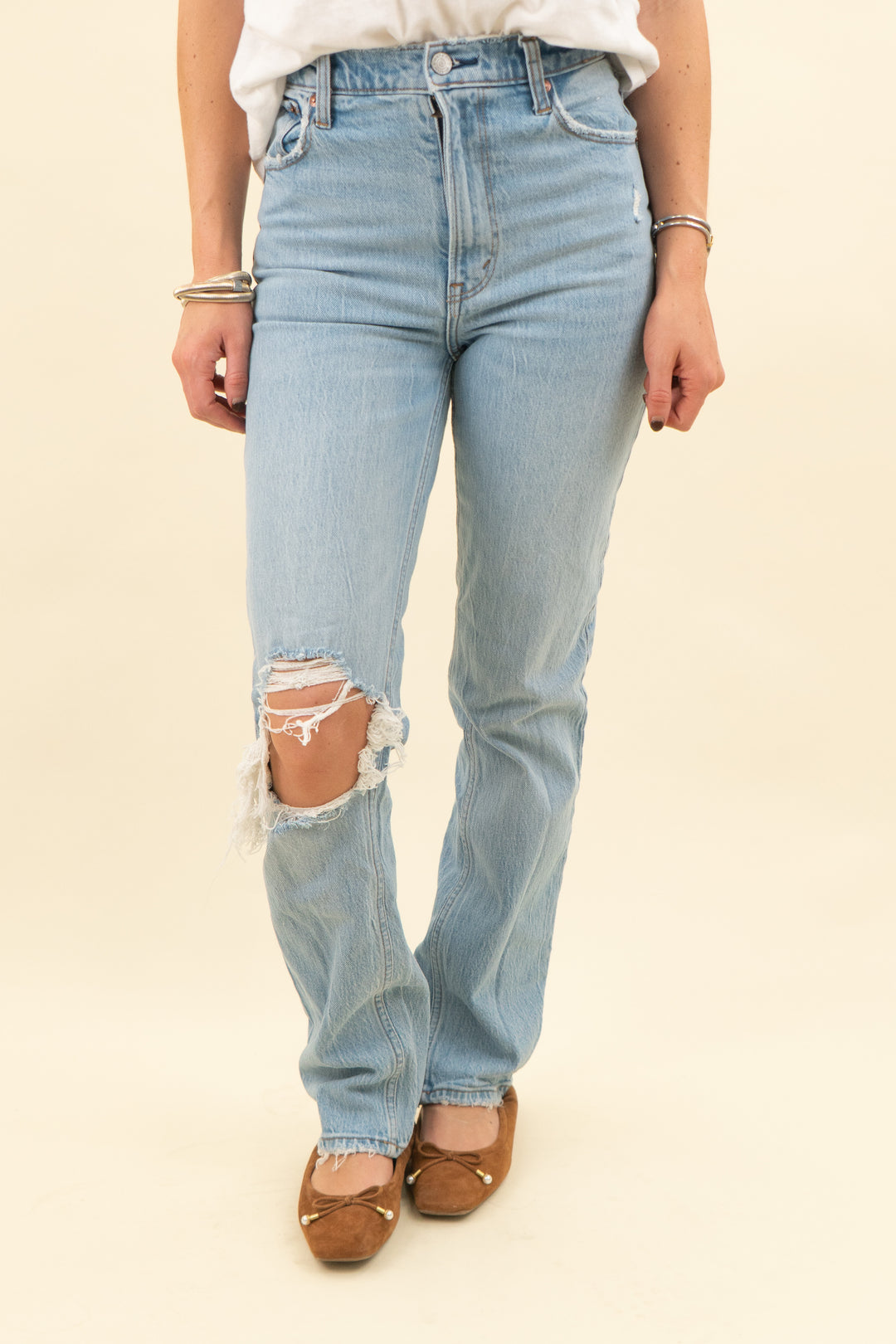 abercrombie & fitch medium wash jeans (24; retail $100)