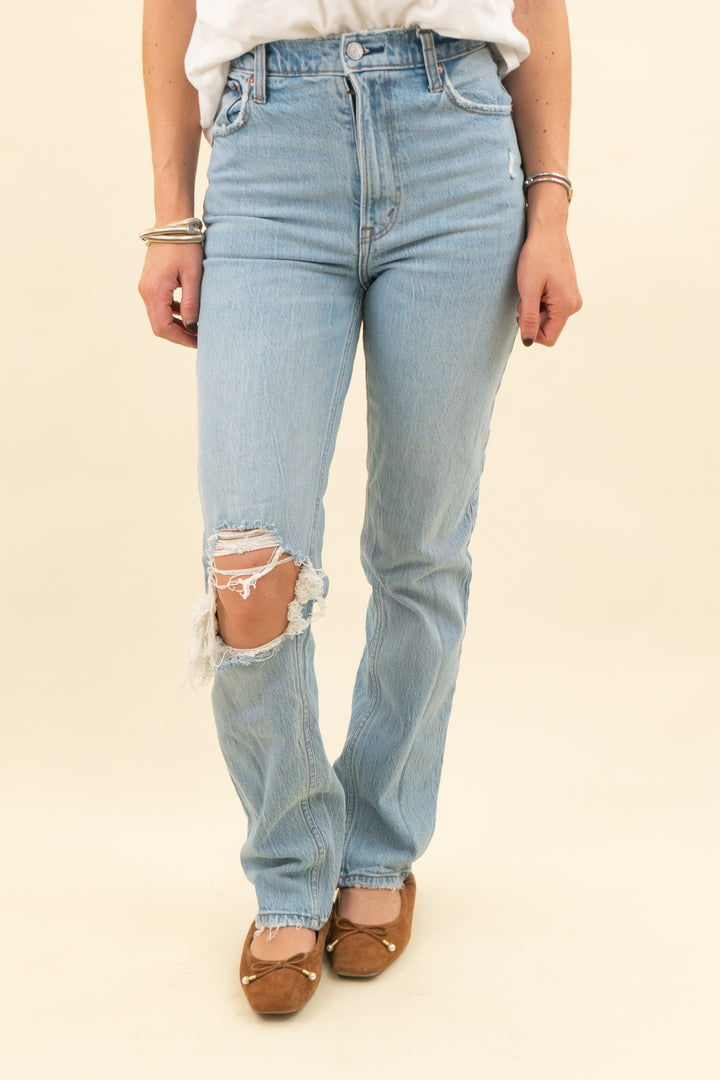 abercrombie & fitch medium wash jeans (24; retail $100)