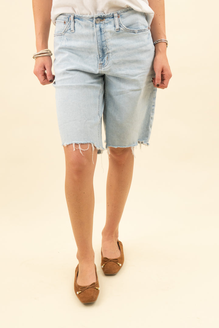 american eagle light wash jorts (4; retail $59.95)