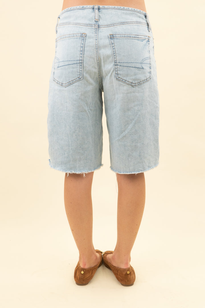 american eagle light wash jorts (4; retail $59.95)