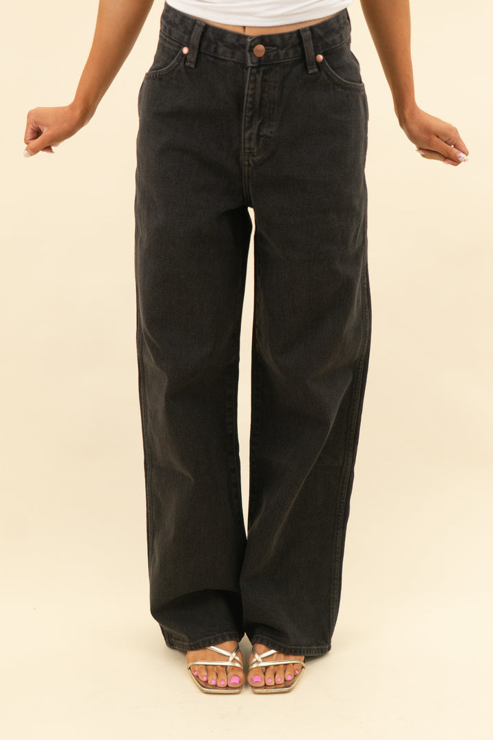 wrangler black denim jeans nwt (26; retail $99)
