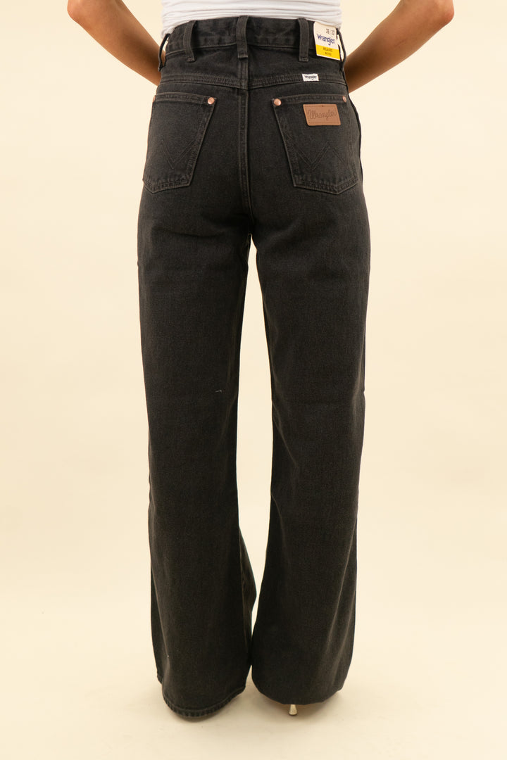 wrangler black denim jeans nwt (26; retail $99)