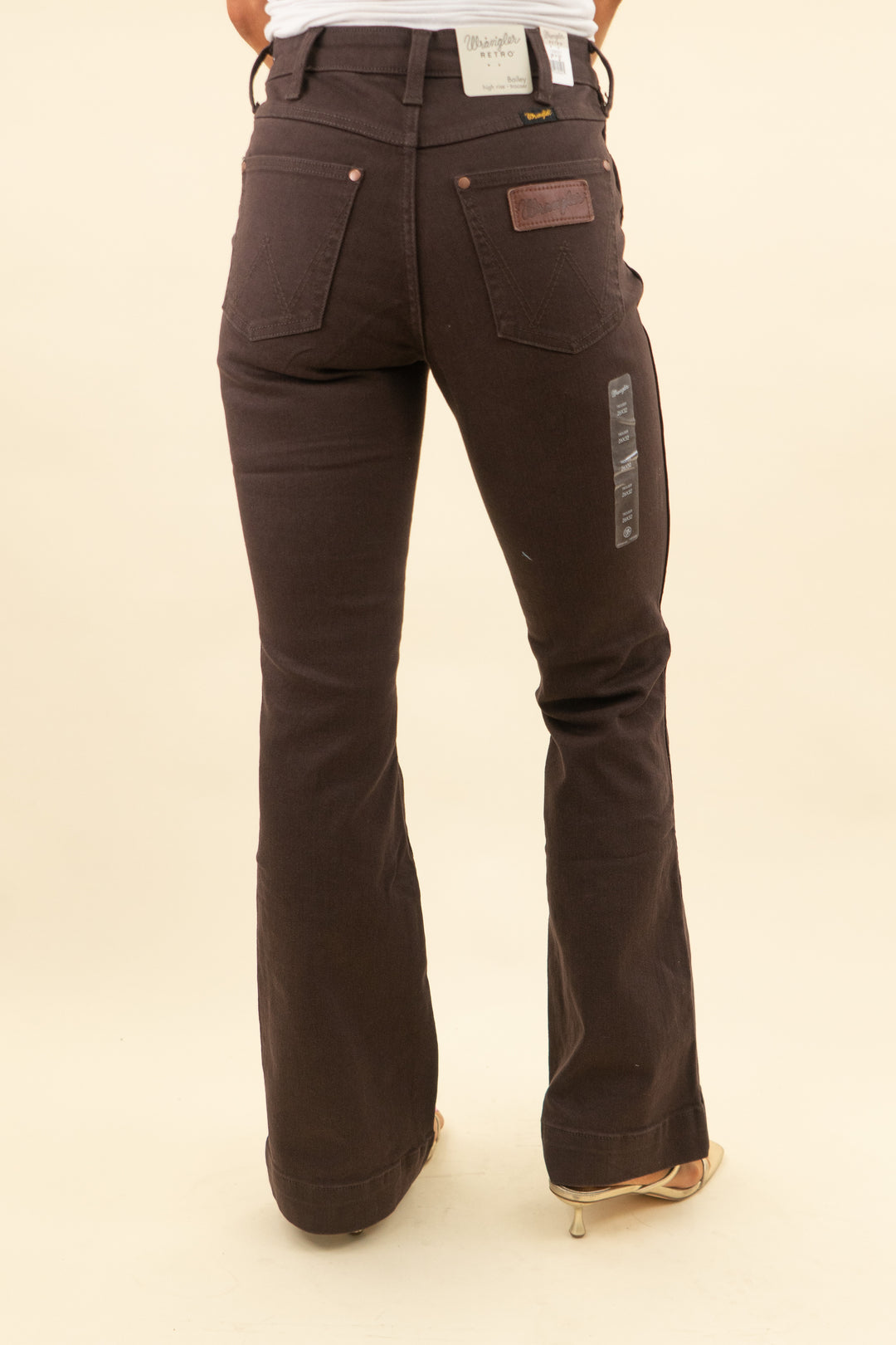 wrangler dark brown jeans nwt (26; retail $79)