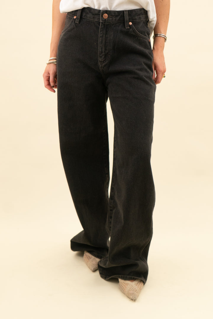 wrangler charcoal jeans nwt (26; retail $99)