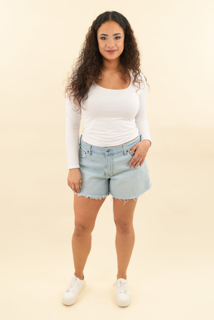 abercrombie & fitch a-line short mid rise light wash (31; retail $70)