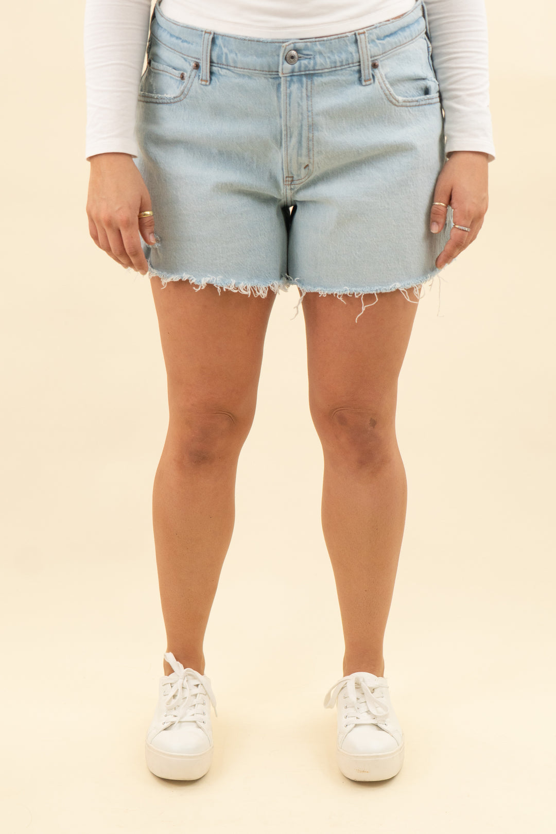 abercrombie & fitch a-line short mid rise light wash (31; retail $70)