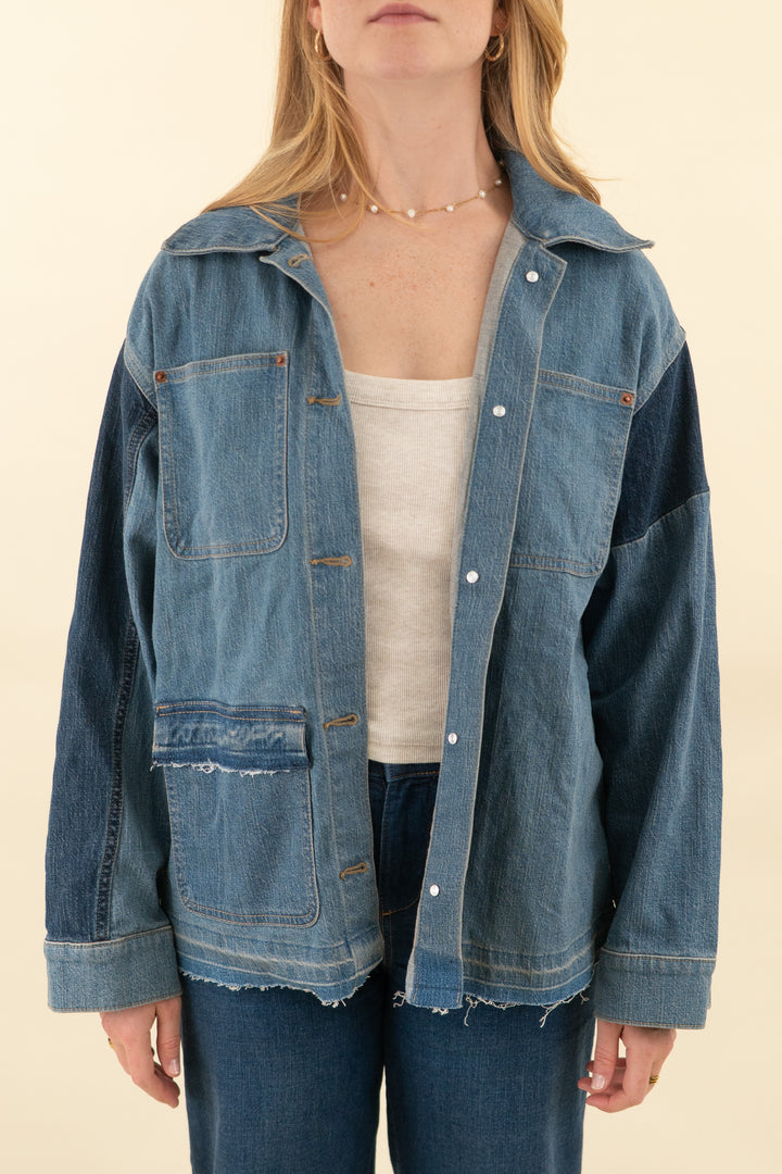 a&f med/dark light weight denim jacket nwt (s; retail $130)