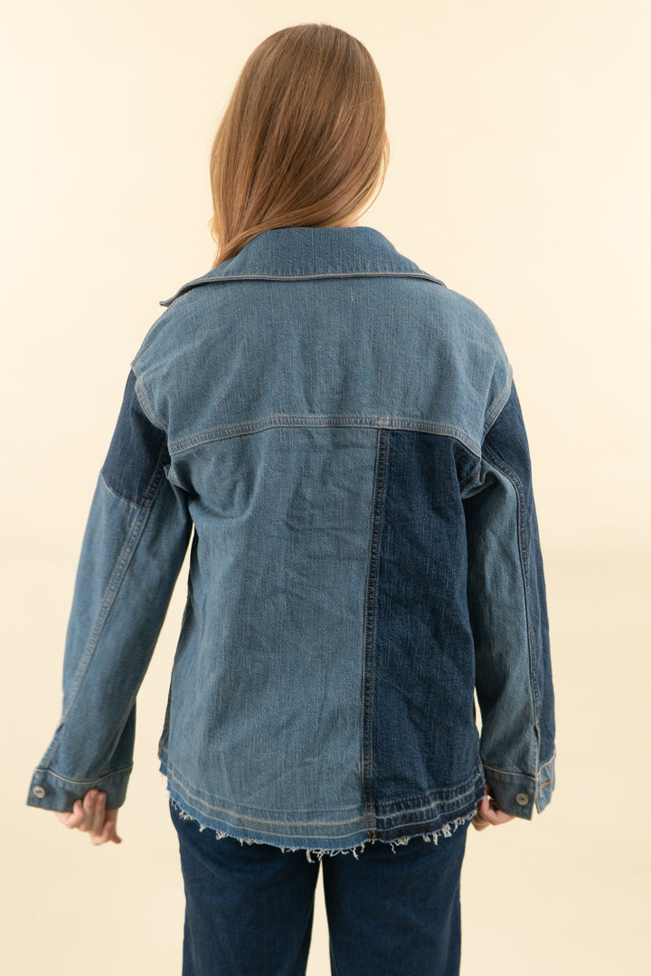 a&f med/dark light weight denim jacket nwt (s; retail $130)