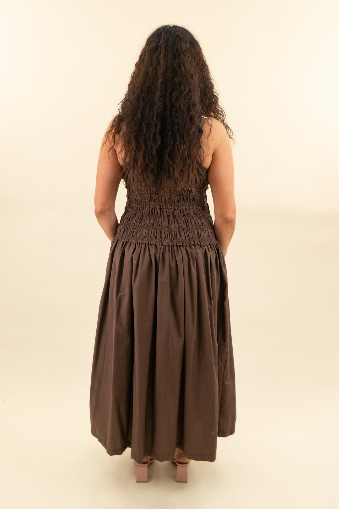 abercrombie & fitch brown smocked maxi dress (l; retail $130)