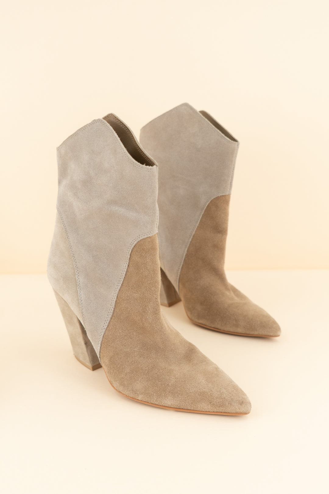 dolce vita tan and taupe suede color block pointed toe ankle bootie (7.5; retail $175)