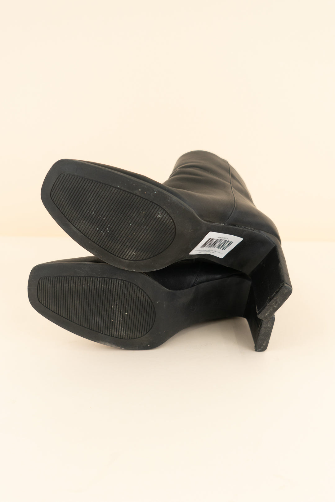 mia black vegan leather square toe ankle bootie (9; retail $80)