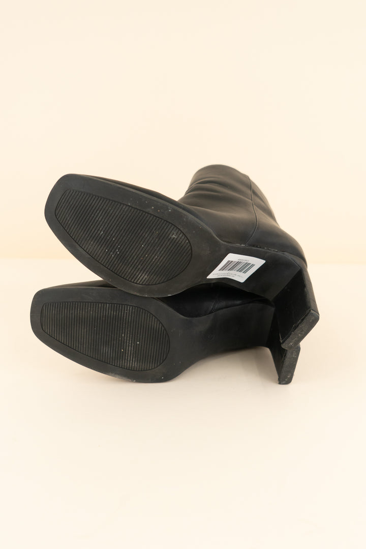 mia black vegan leather square toe ankle bootie (9; retail $80)