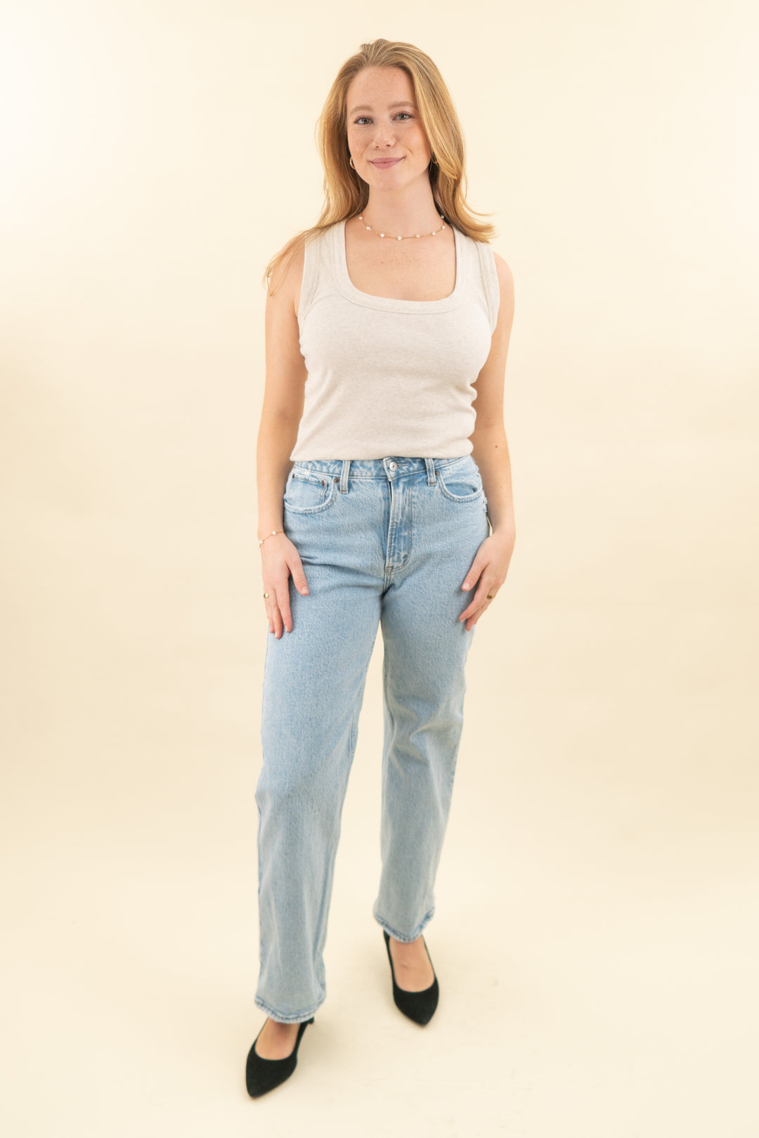 abercrombie & fitch 90's relaxed high rise jean (6/ 28; retail $90)