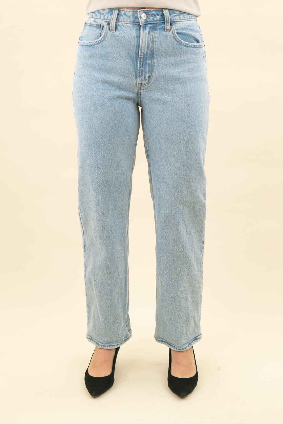abercrombie & fitch 90's relaxed high rise jean (6/ 28; retail $90)