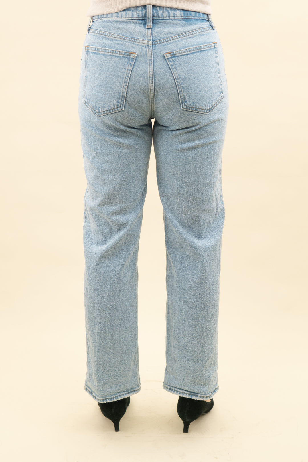 abercrombie & fitch 90's relaxed high rise jean (6/ 28; retail $90)