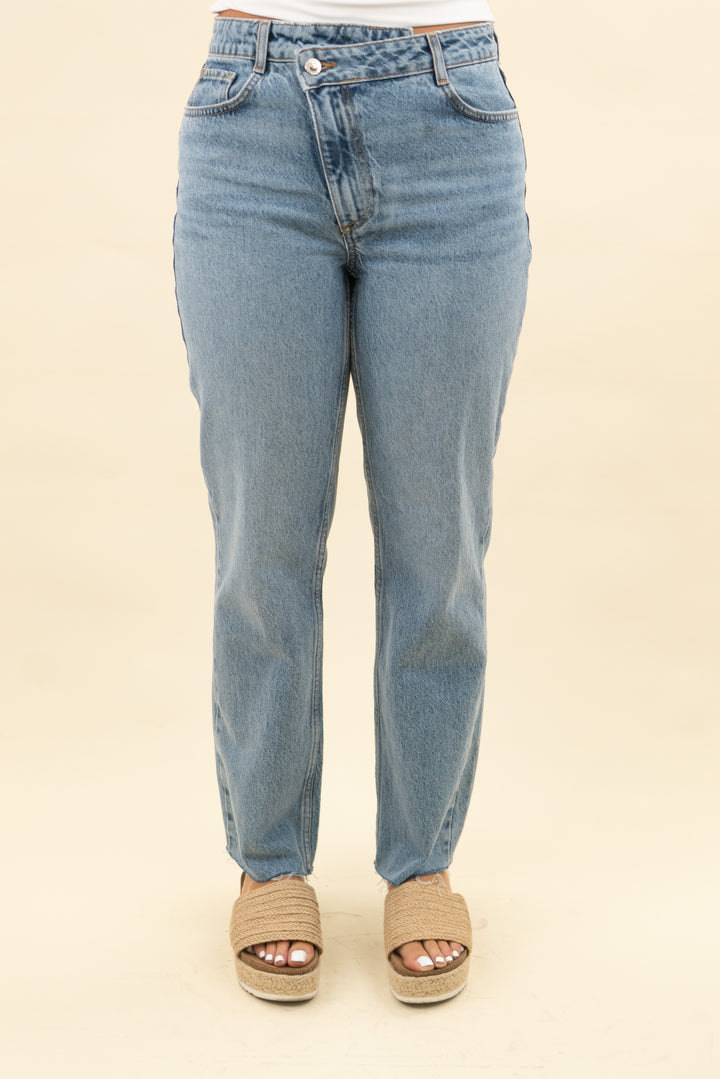 zara crossover waist straight leg jean (28; retail $60)