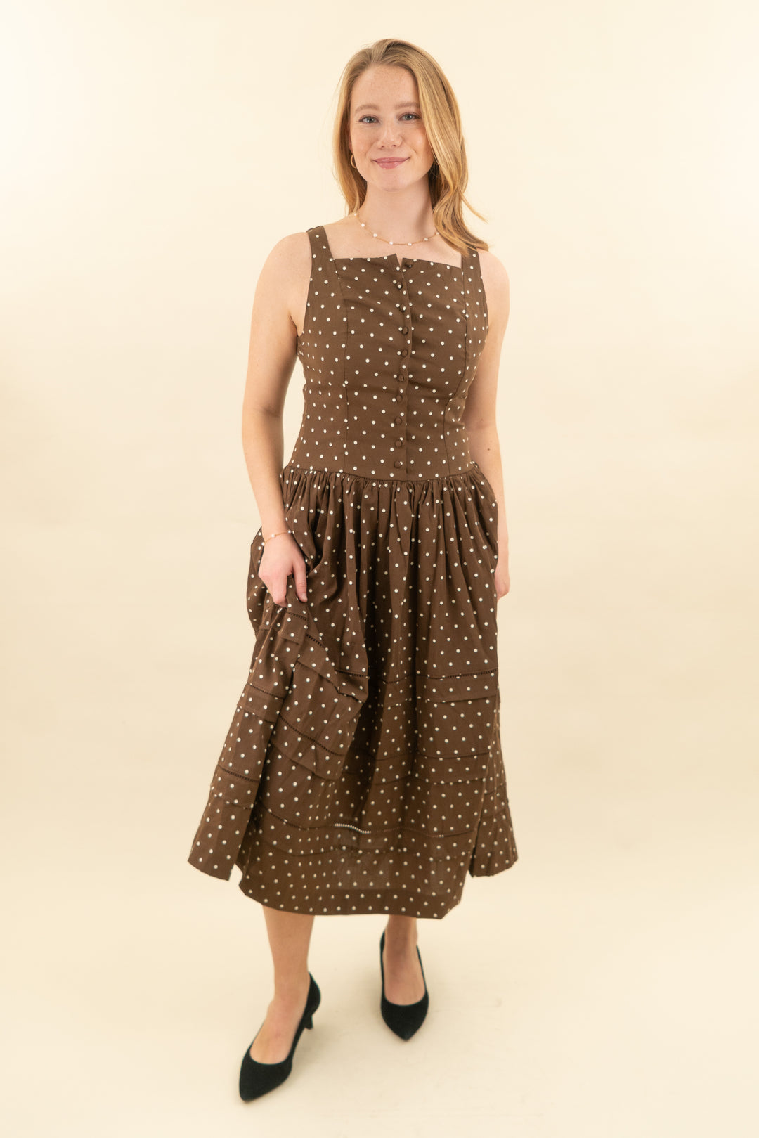 en saison brown and white polka dot tiered midi dress nwt (m)
