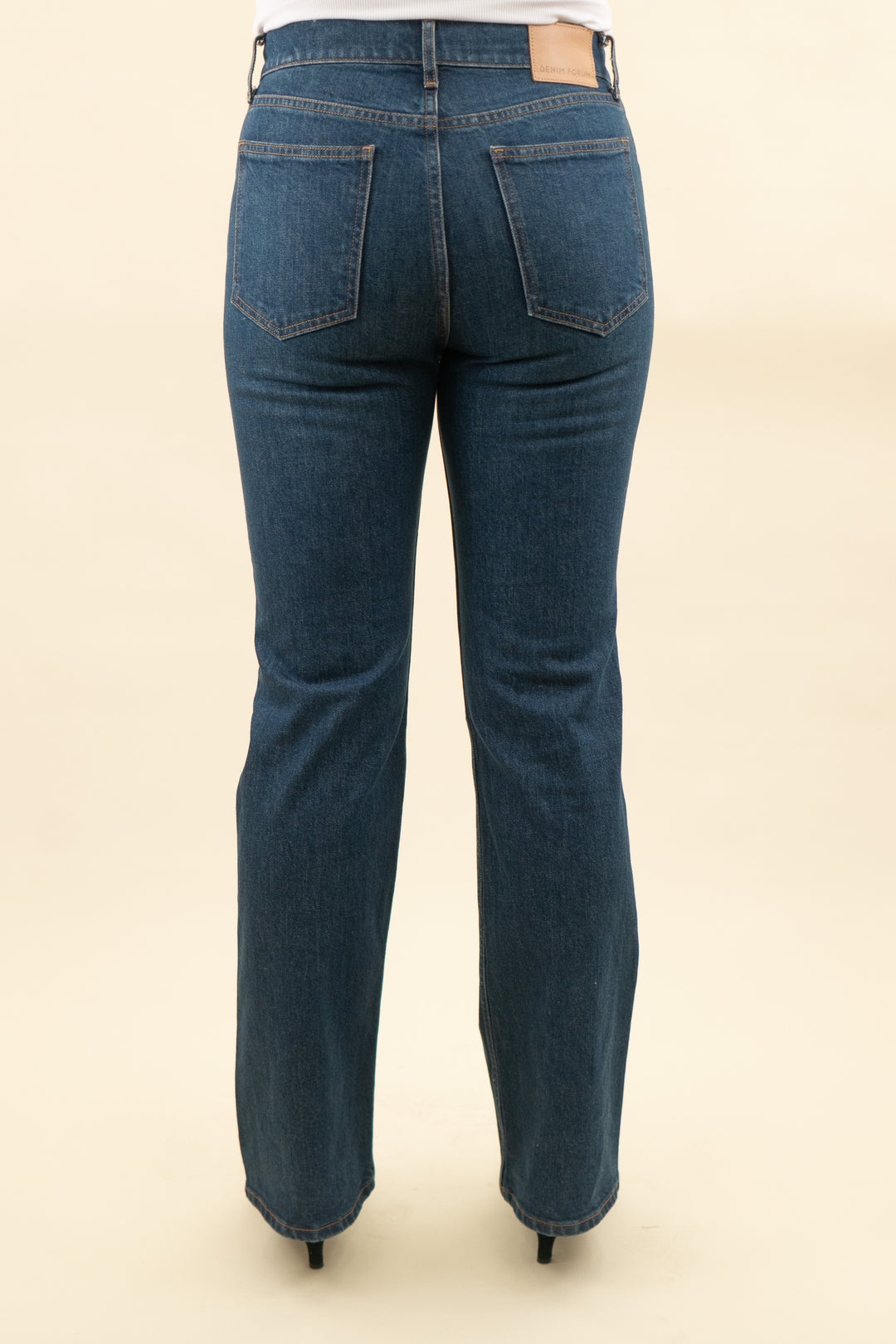aritzia denim forum chloe hi-rise boot medium wash (27; retail $110)