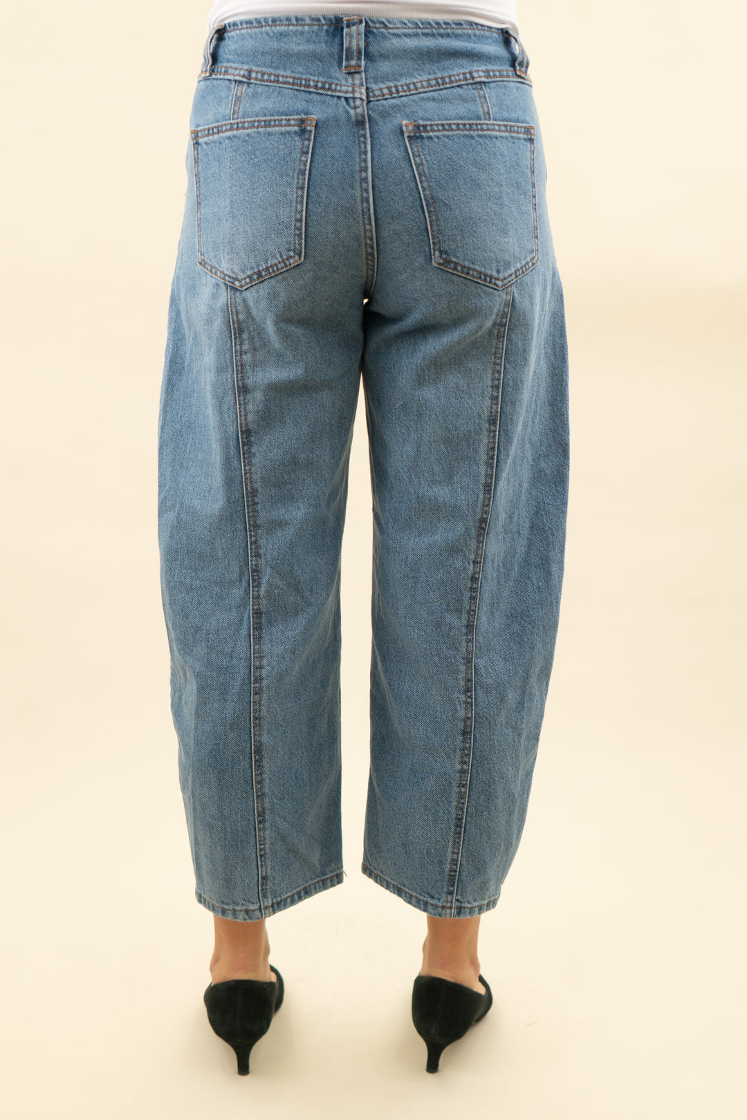 future collective barrel jeans medium wash (6; retail $40)