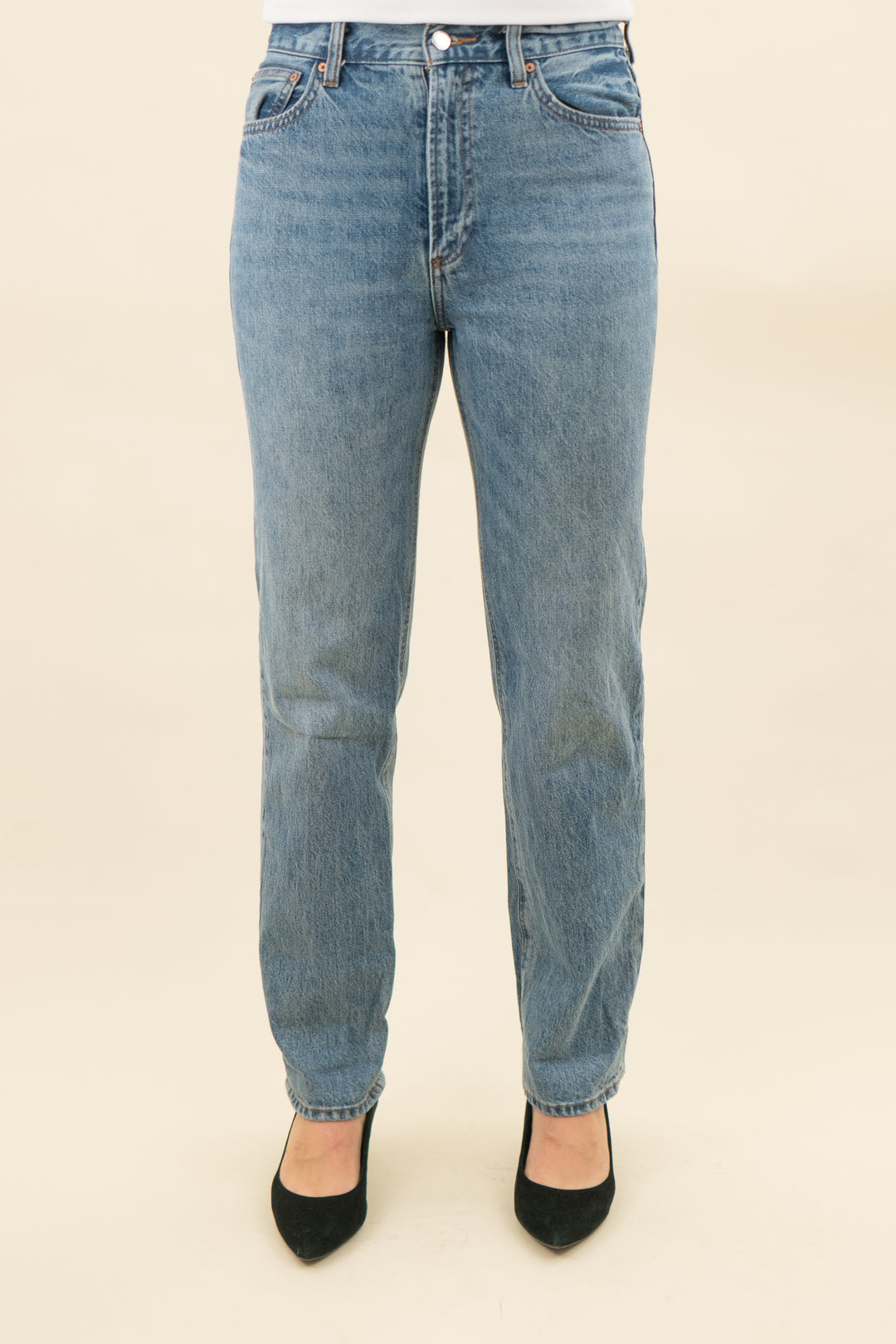 aritzia denim forum 90's classic mid straight medium wash (28; retail $110)