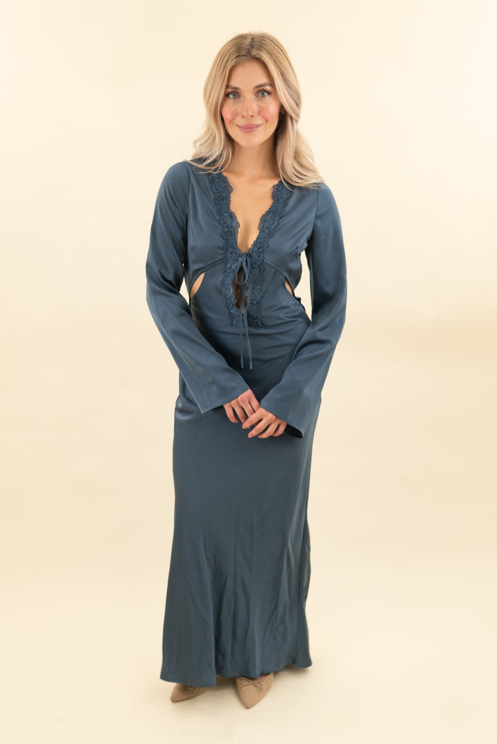 bailey rose navy l/s lace trim maxi dress (s; retail $90)