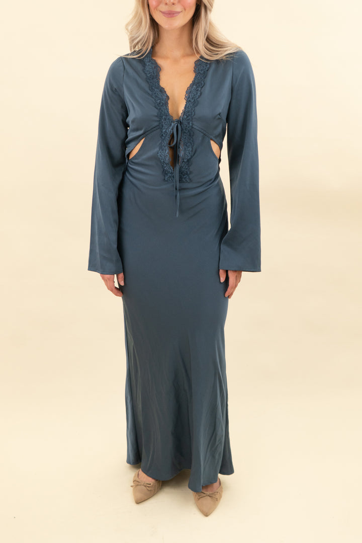 bailey rose navy l/s lace trim maxi dress (s; retail $90)