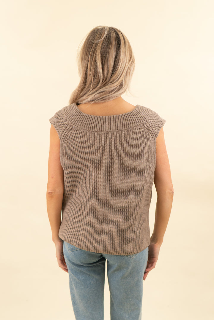 abercrombie & fitch camel vneck sweater vest (s; retail $65)