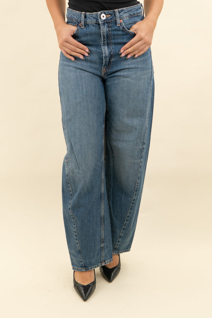 zara medium wash wide leg jean (0; retail $69.90)