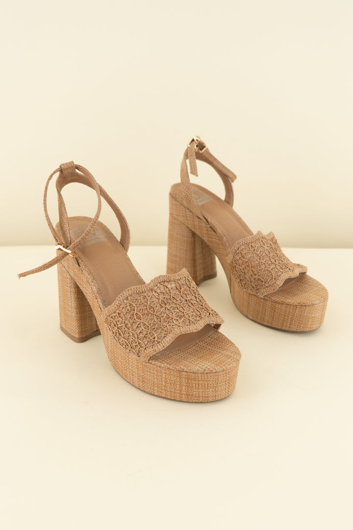 dolve vita tan woven platform sandal (8; retail $80)