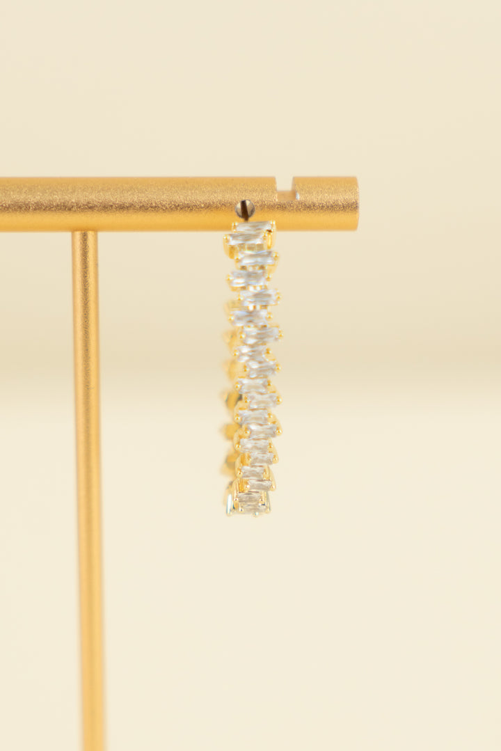 Oval sparkle/gold stud earrings (OS; retail $35)